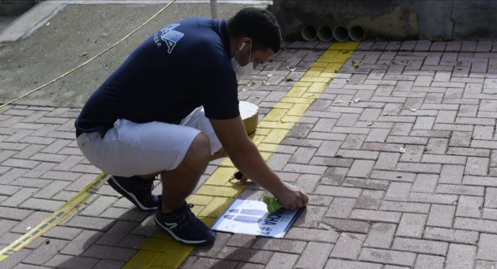 Demarcación de área para el aislamiento en el Parque de Raquetas