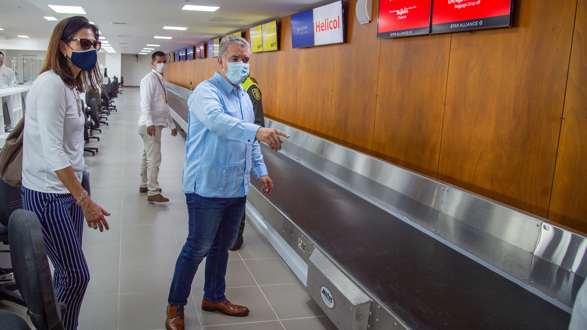 La ministra de Transporte, Ángela Orozco y el Presidente de la República, Iván Duque.