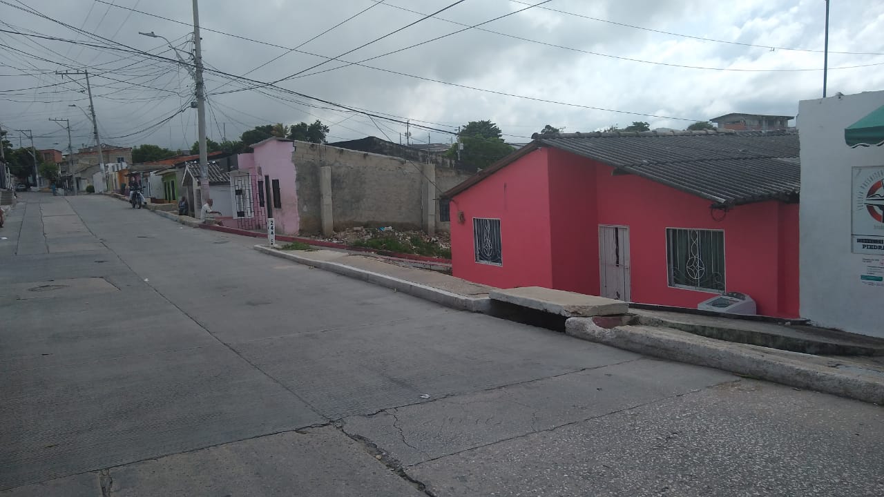 En esta vivienda, de color roja, residía Johana.