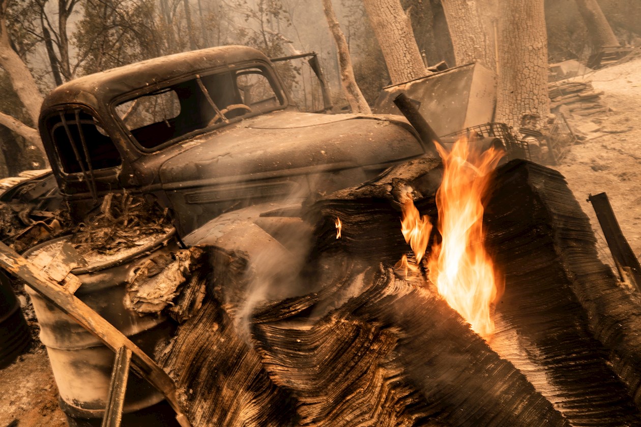 Uno de los aspectos que más preocupan a las autoridades es que esta situación se está dando cuando aún no se ha llegado a octubre y noviembre, que tradicionalmente constituyen la "temporada" de incendios en California, por lo que en los próximos meses las circunstancias podrían empeorar todavía más.