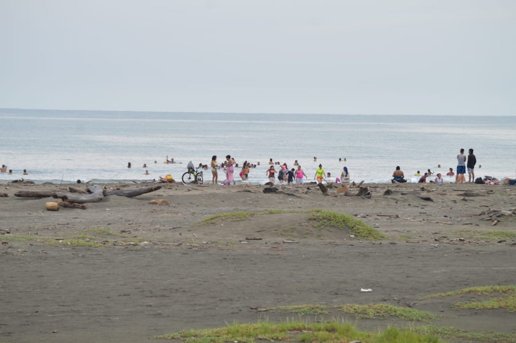 Bañistas en la playa.