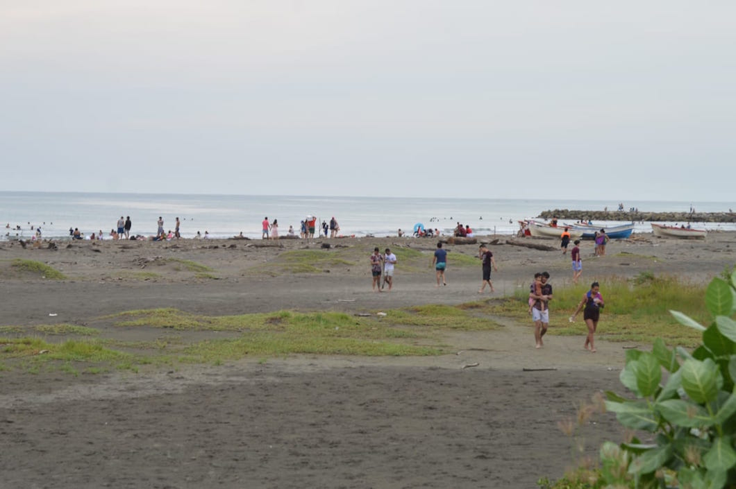 Bañistas en la playa.