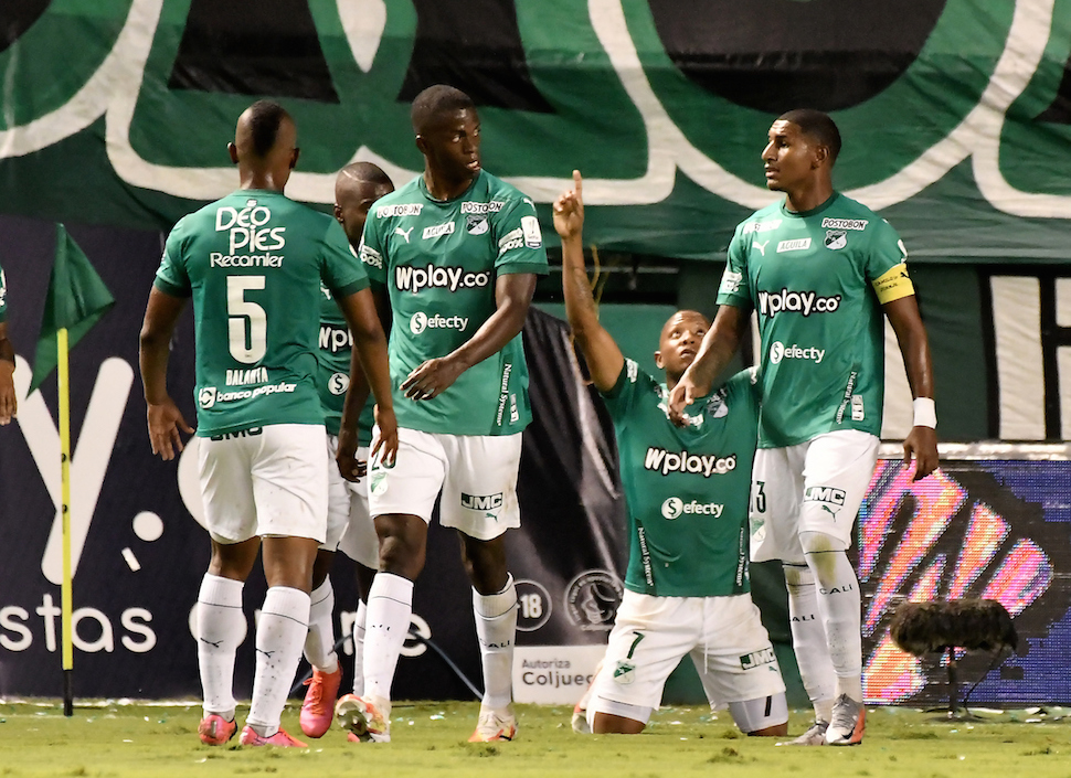 Jhon Vásquez celebrando el gol del Deportivo Cali.