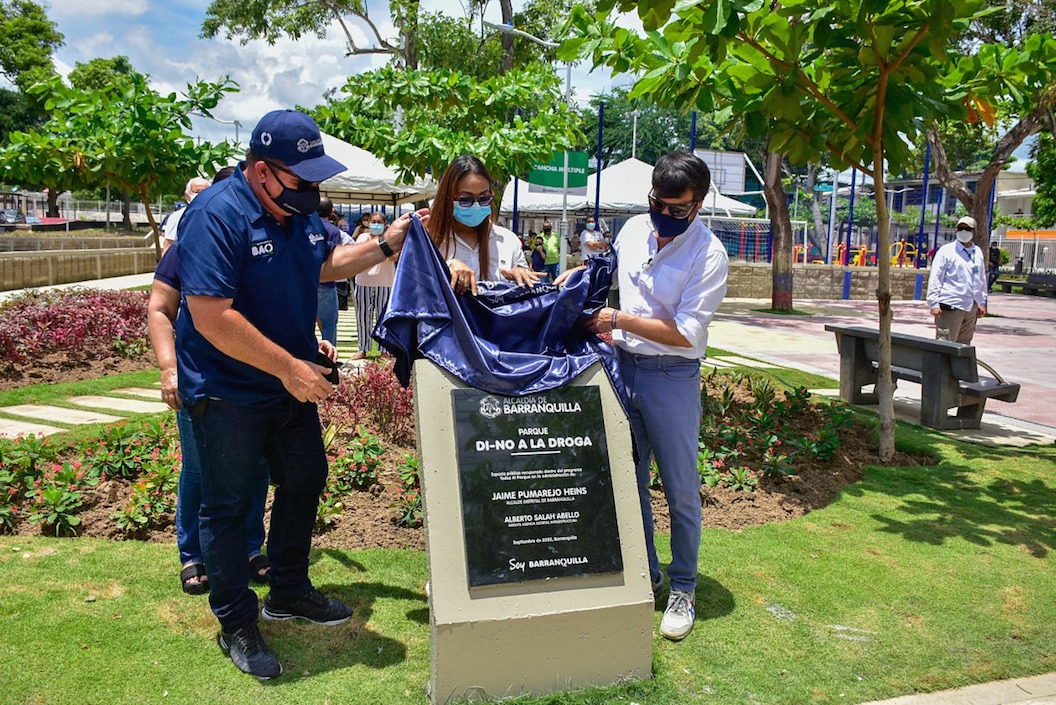 La placa del arque 'Di no a la Droga'.