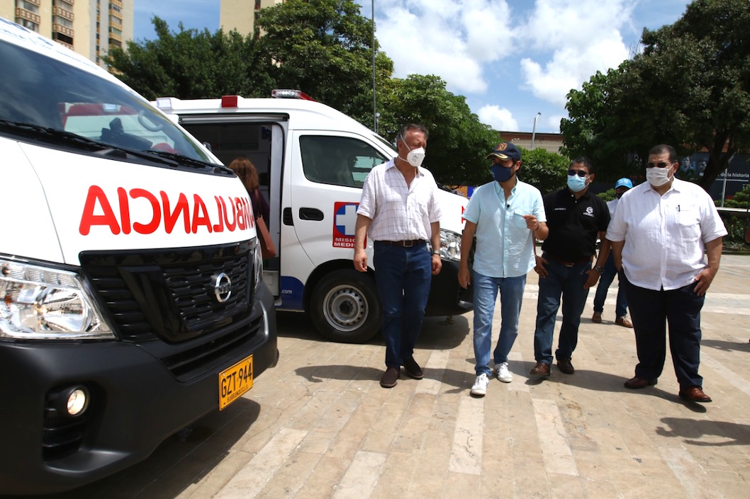 Acto de entrega de las ambulancias.