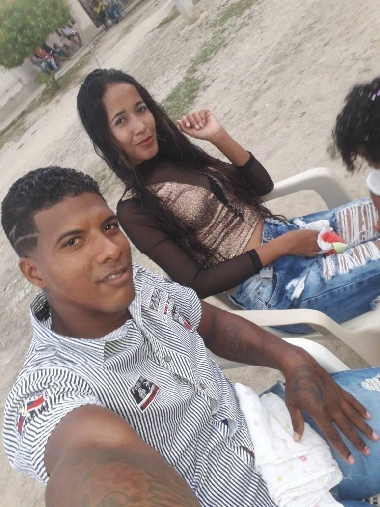 La foto que colocó Aldair, el pasado 2 de agosto en su Facebook, con Katiusca diciéndole 'Amándote'.