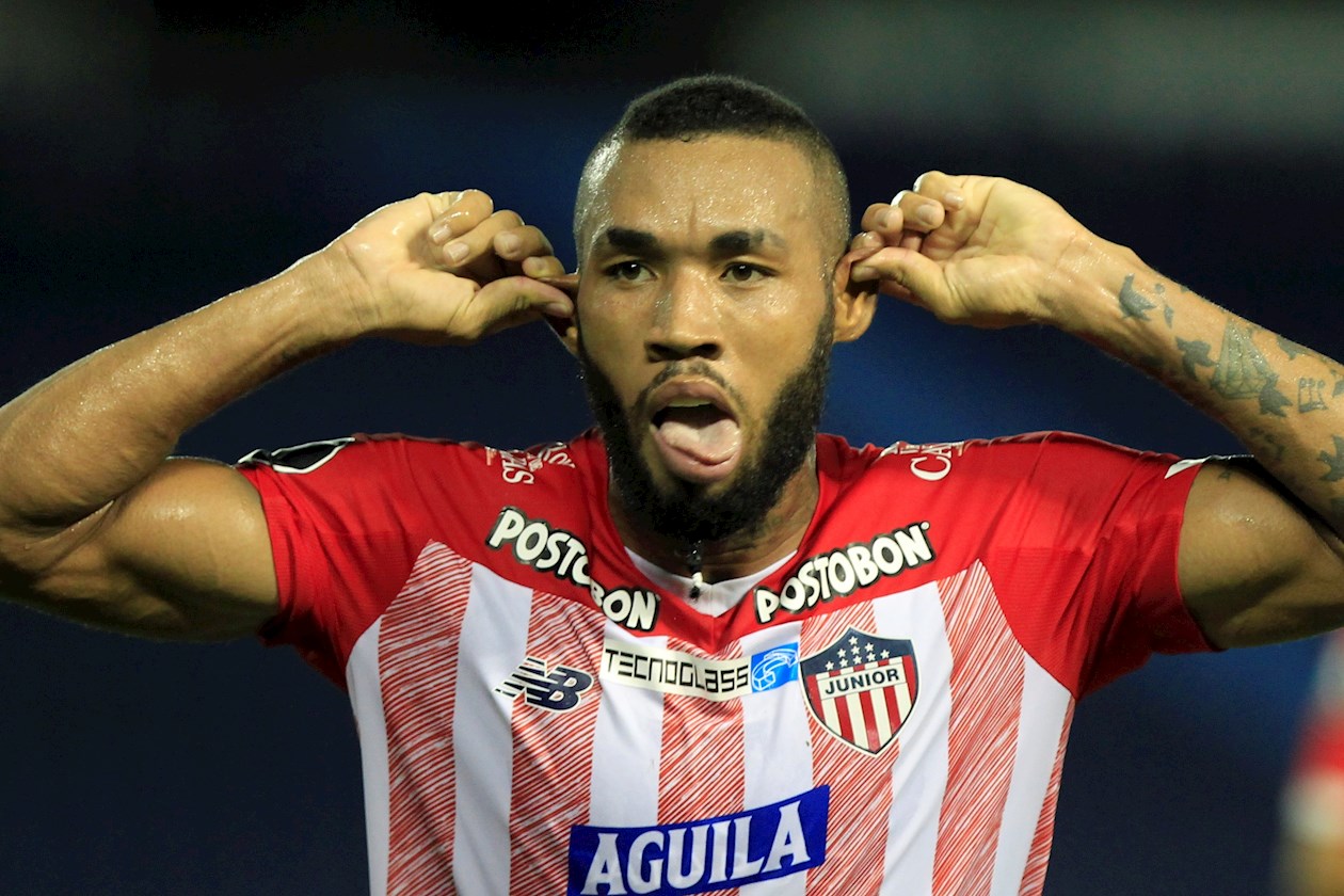 Freddy Hinestroza festejando el cuarto gol.