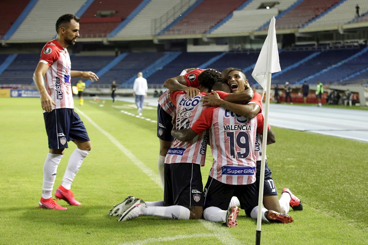 Junioristas celebrando en el Metrpolitano.