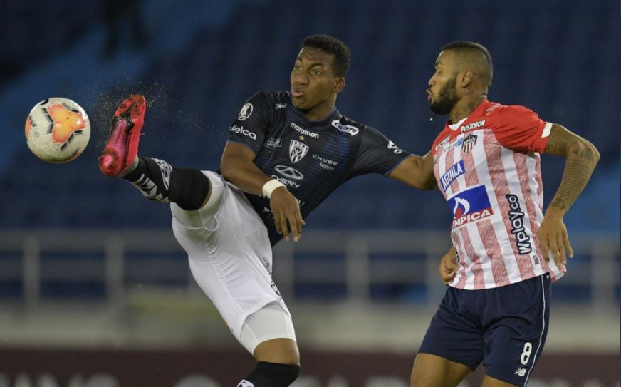 Freddy Hinestroza en juego ofensivo.