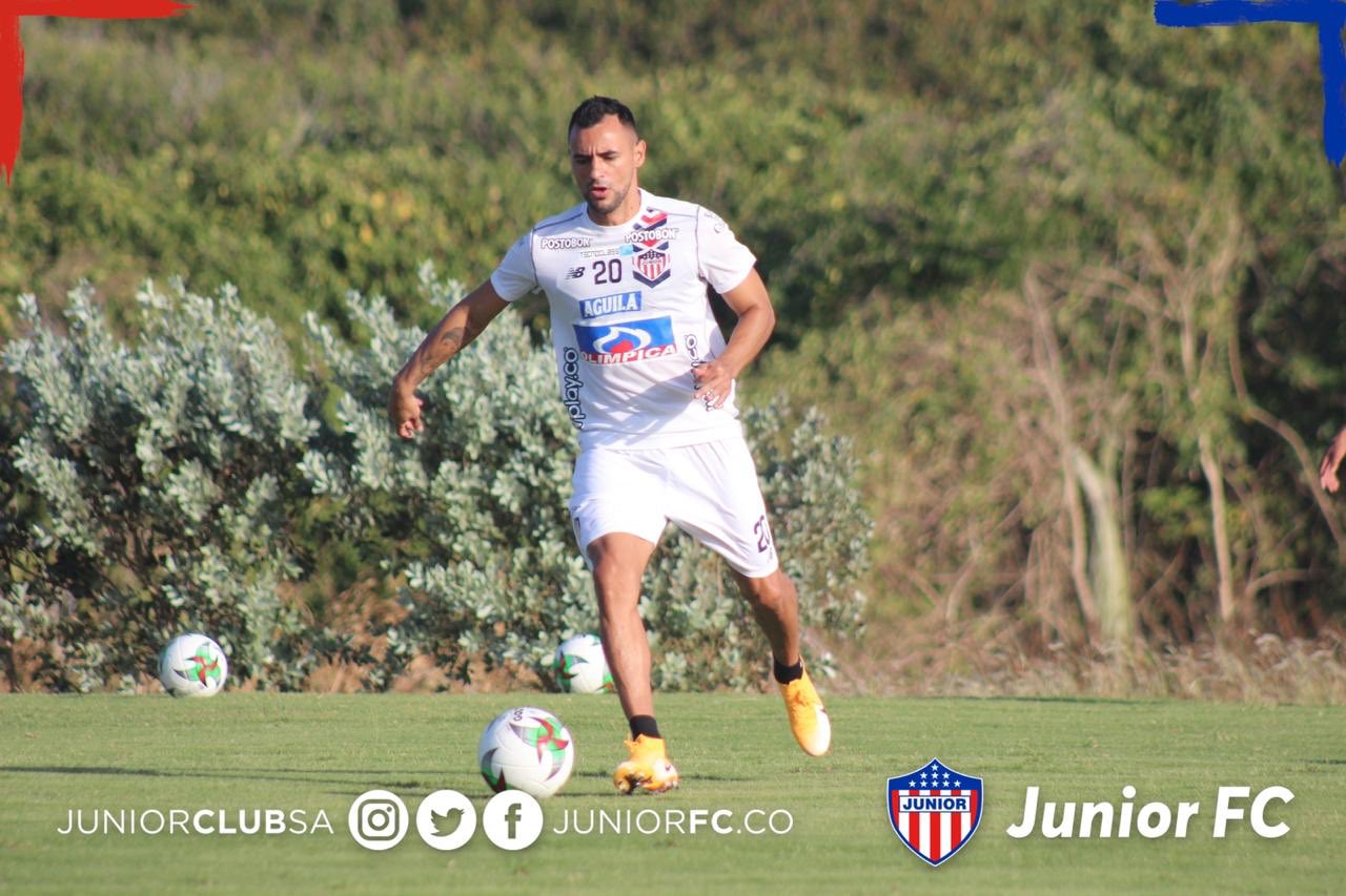 El lateral derecho Marlon Piedrahita.