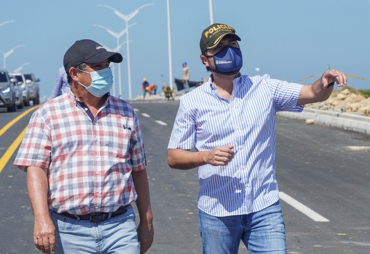 El secretario de Obras Públicas, Rafael Lafont y el Alcalde de Barranquilla, Jaime Pumarejo.