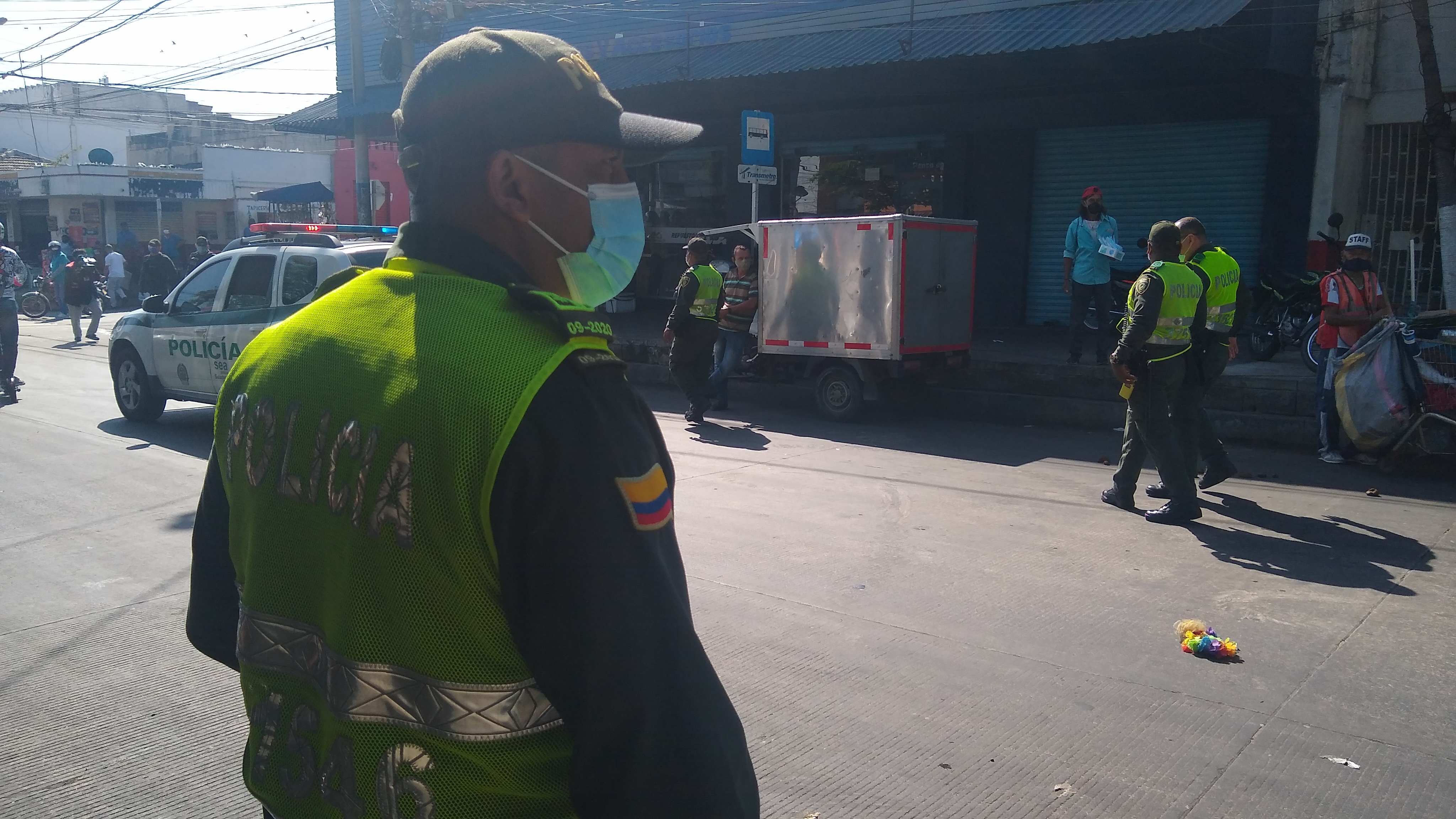 Zona Cero Policías patrullando en la carrera La Paz