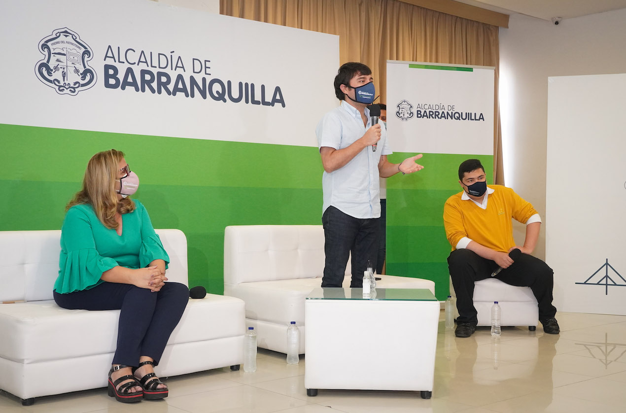 Alcaldía de Barranquilla El Alcalde Pumarejo también resaltó el trabajo de los rectores de los colegios públicos del Distrito.