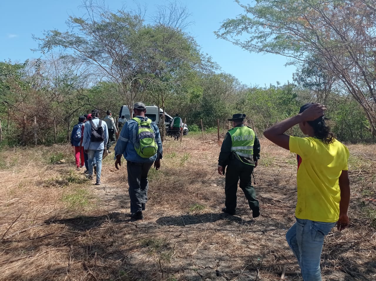 Policía Metropolitana de Barranquilla Capturados por tala de árboles y producción de carbón.