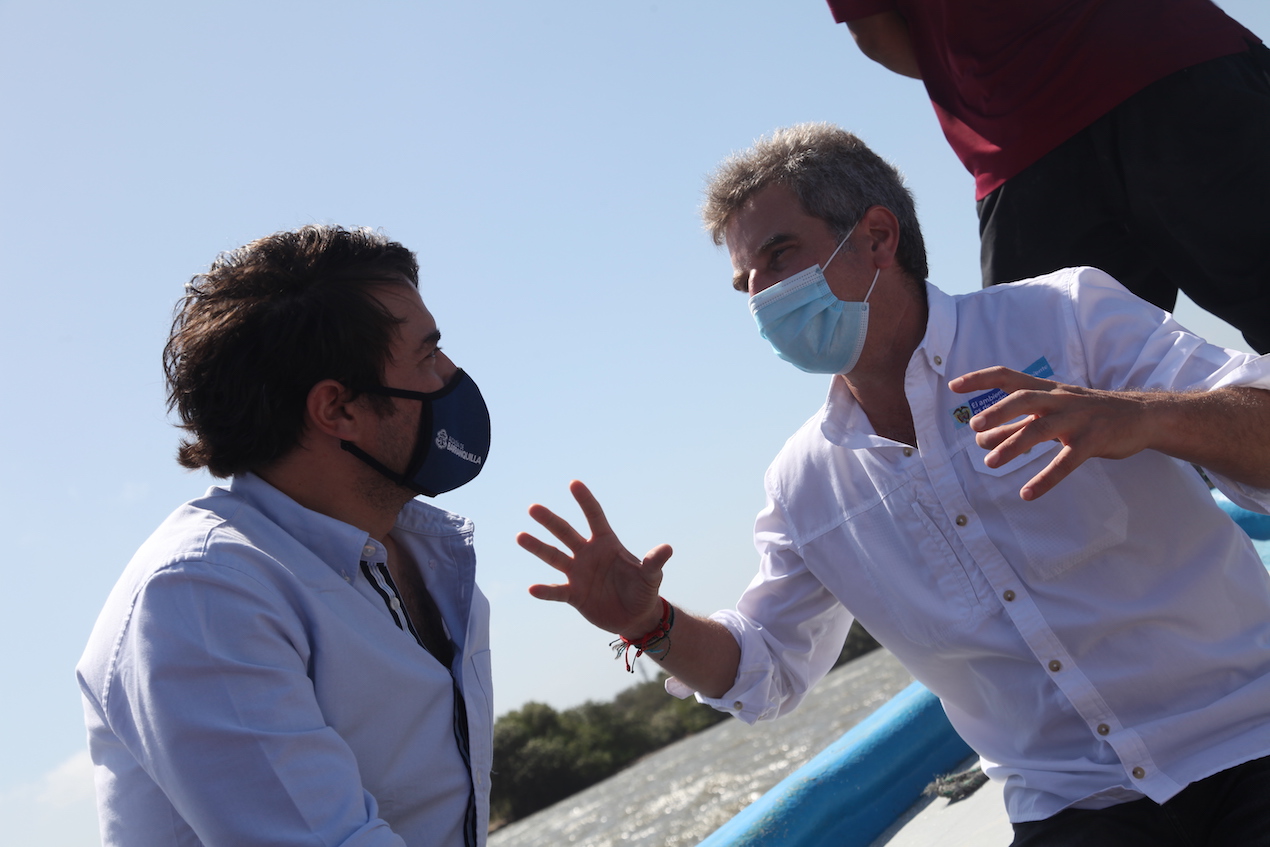Prensa Alcaldía de Barranquilla Alcalde Pumarejo y Ministro de Ambiente en el recorrido por la ciénaga de Mallorquín.