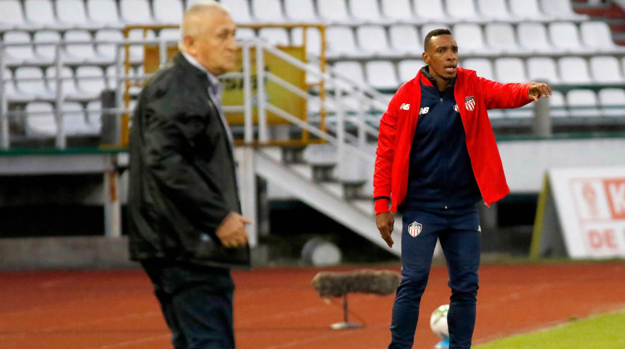 Los técnicos Eduardo Lara y Luis Amaranto Perea.