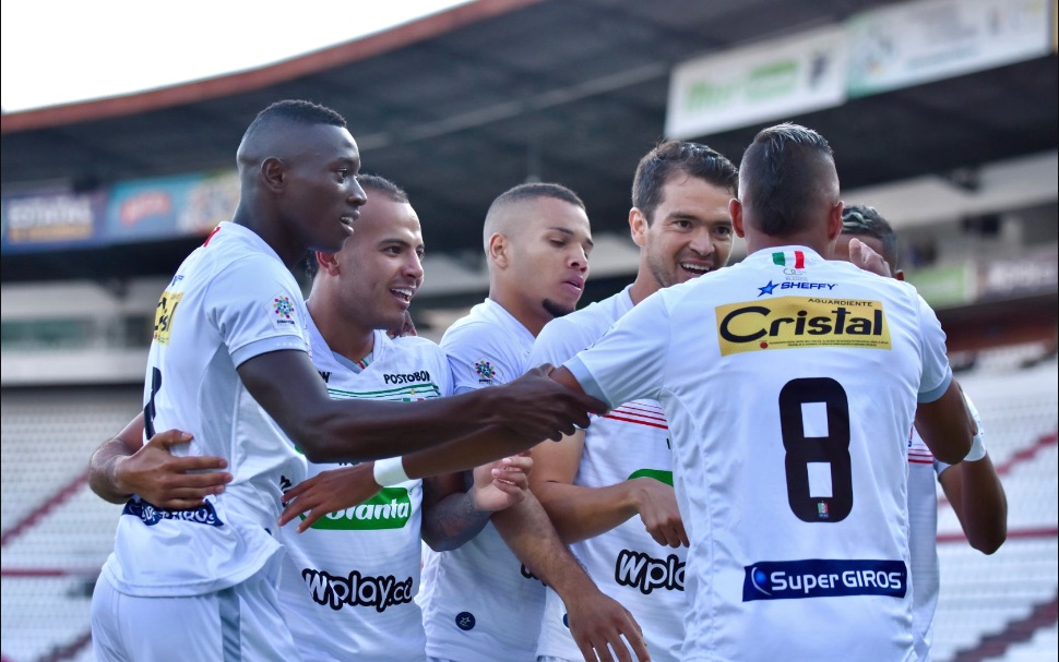 Celebración caldense del gol de David Lemos.
