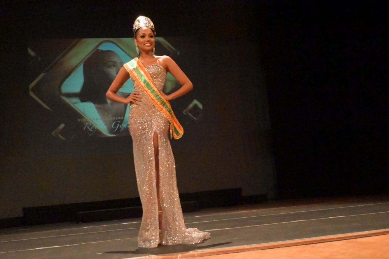 Roysis González, la nueva reina de los cartageneros representará a la ciudad en el Concurso Nacional de Belleza, que se realiza en el mes de noviembre.