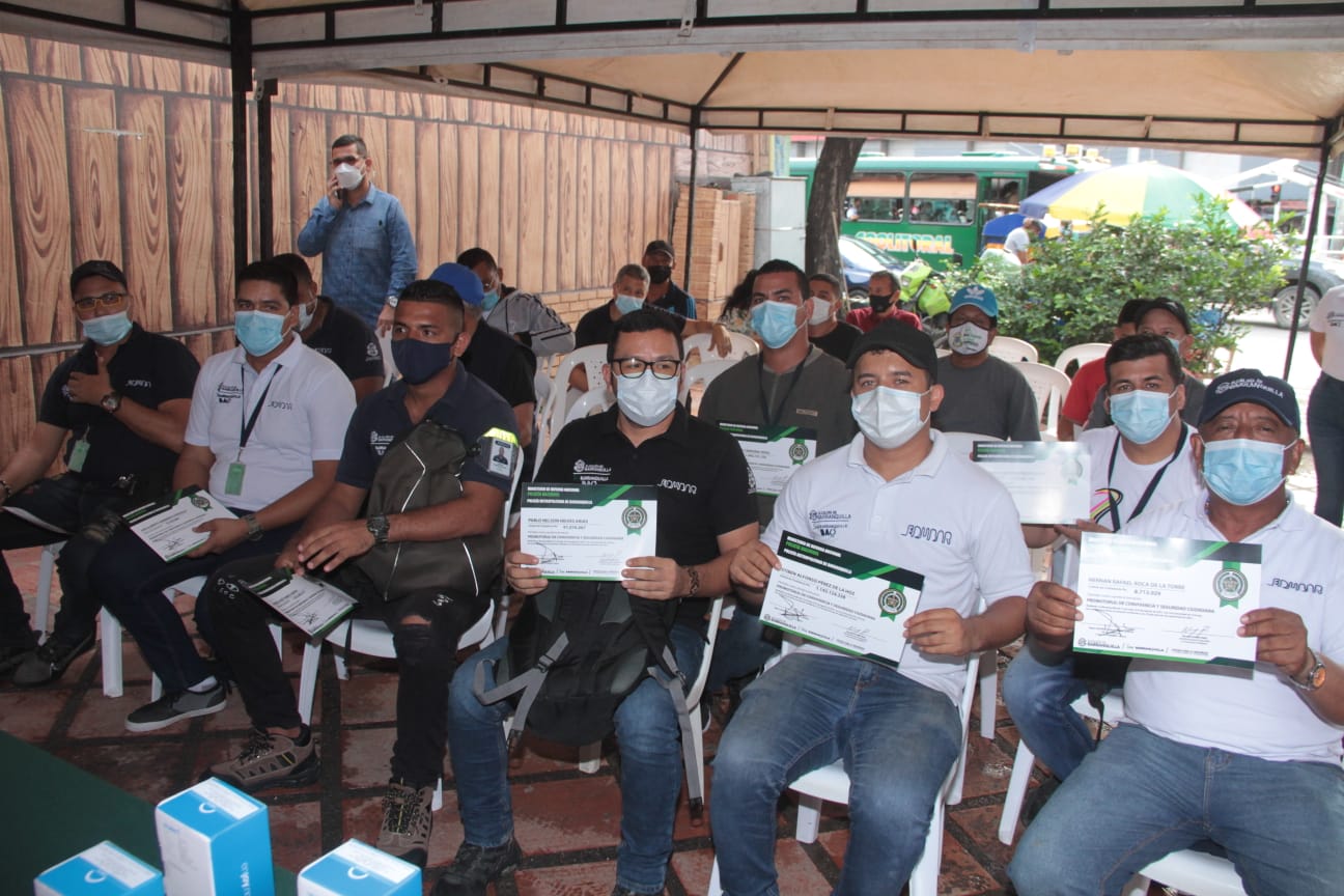 Los 35 funcionarios de Edubar.