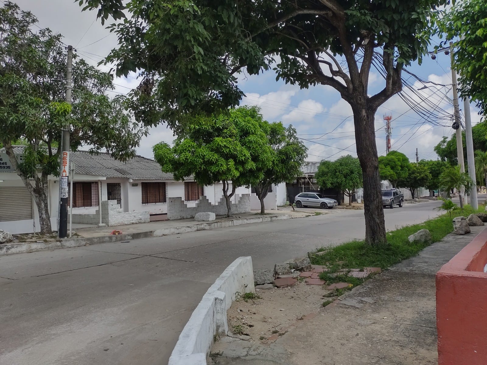 En esta calle del barrio La Victoria fue baleado el domiciliario en medio de un atraco. 