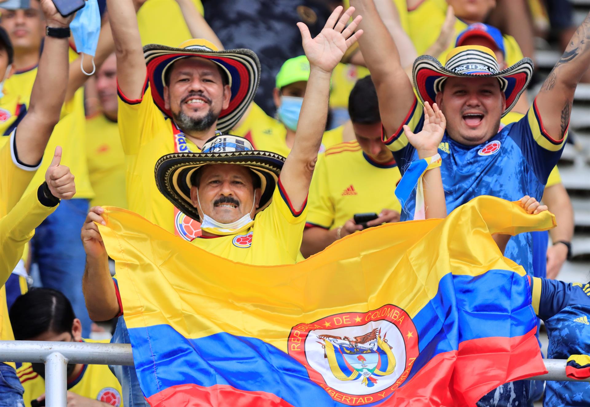 EFE. ¿Tapabocas en el Metropolitano?.