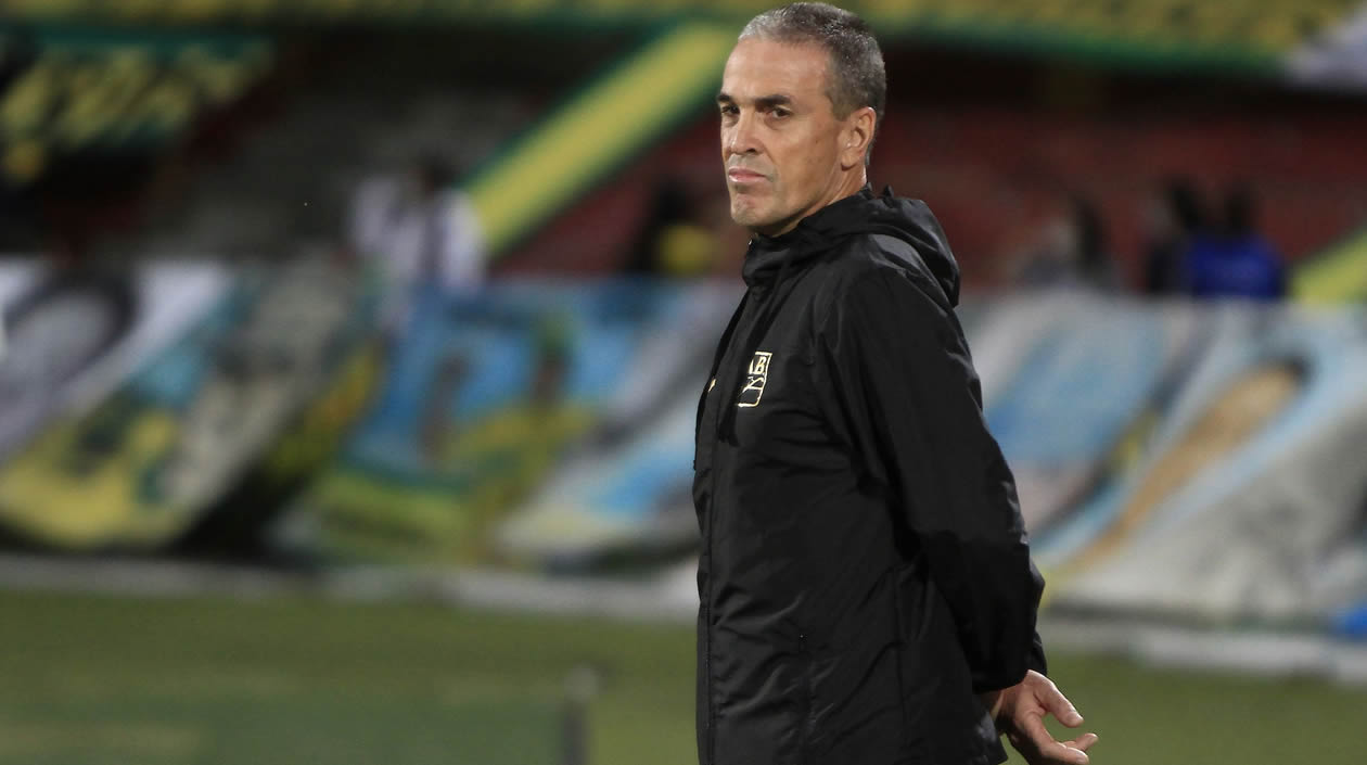 Néstor Craviotto, técnico del Bucaramanga. 