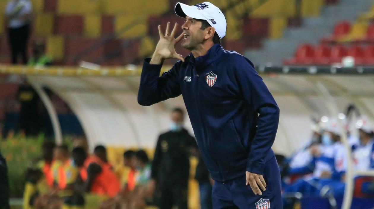 Arturo Reyes, técnico de Junior. 