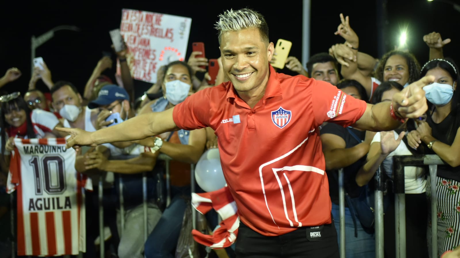 Teófilo Gutiérrez, de los más aplaudidos.