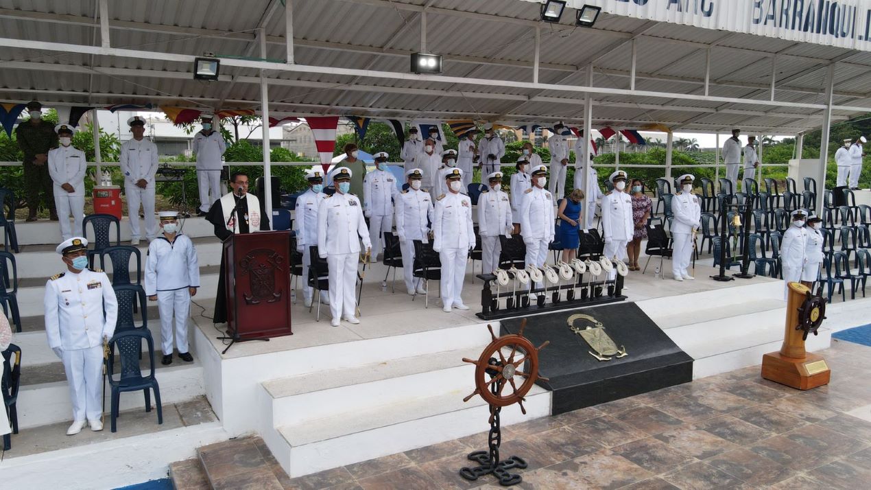 El acto presidido por el señor Vicealmirante Andrés Vásquez Villegas, Segundo Comandante Armada y Jefe de Estado Mayor Naval, en compañía del señor  Vicealmirante John Fabio Giraldo Fallo, Jefe de Estado Mayor Naval de Personal, y del señor Contralmirante Ernesto Espinosa Torres, Director de la Escuela Naval de Suboficiales ARC “Barranquilla”. 