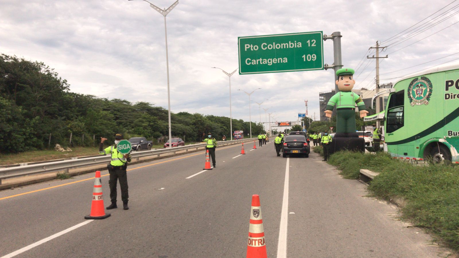 Policía Metropolitana de Barranquilla Eje vial vigilado por la Policía de Tránsito de la Metropolitana de Barranquilla.