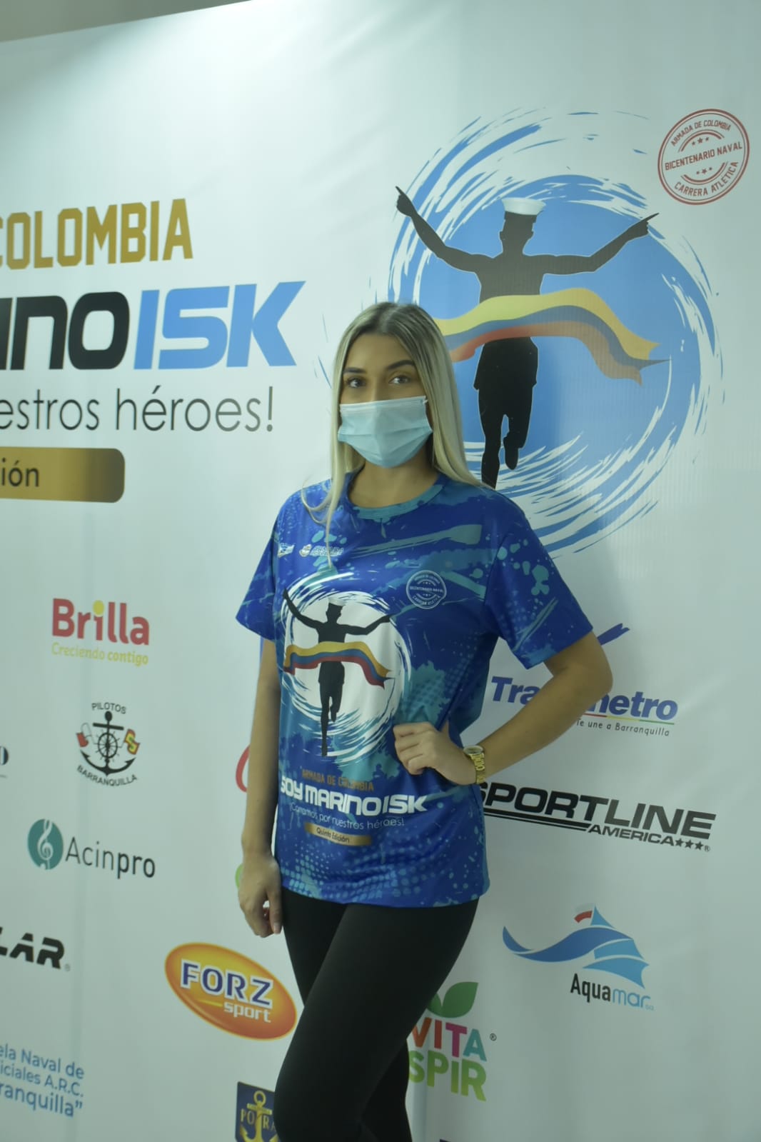 Camiseta oficial de la competencia.