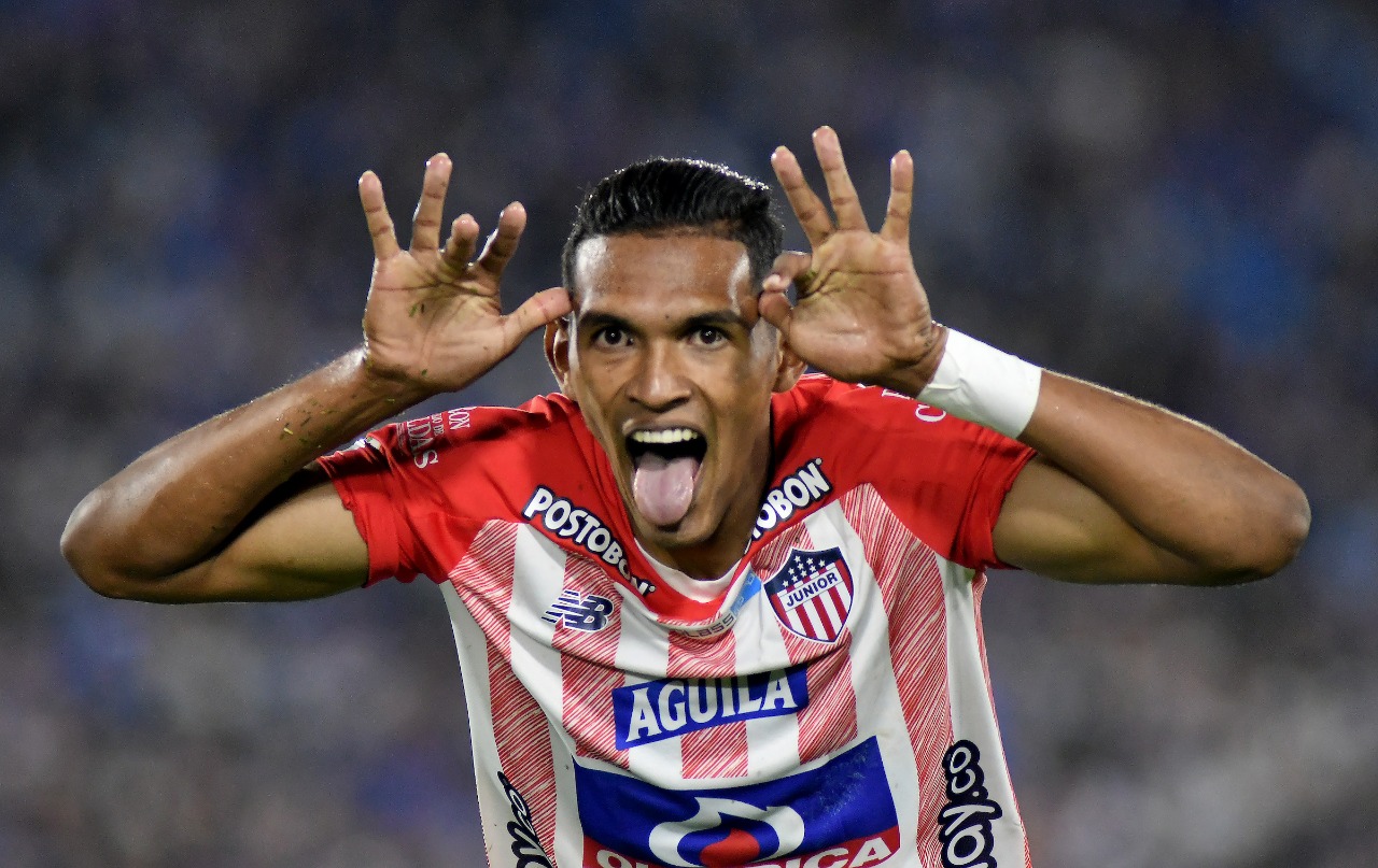 Homer Martínez celebrando el golazo de la noche. De nada sirvió.