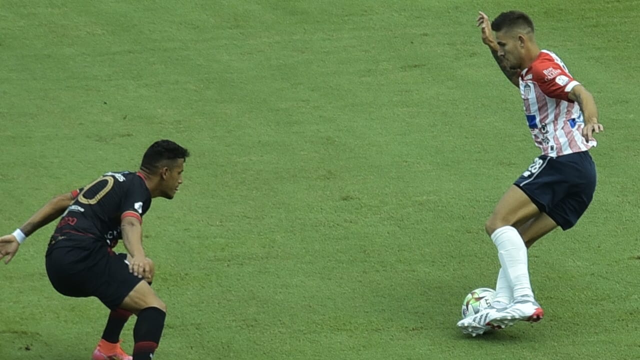 Juan David Rodríguez enfrentando la marca de César Quintero.