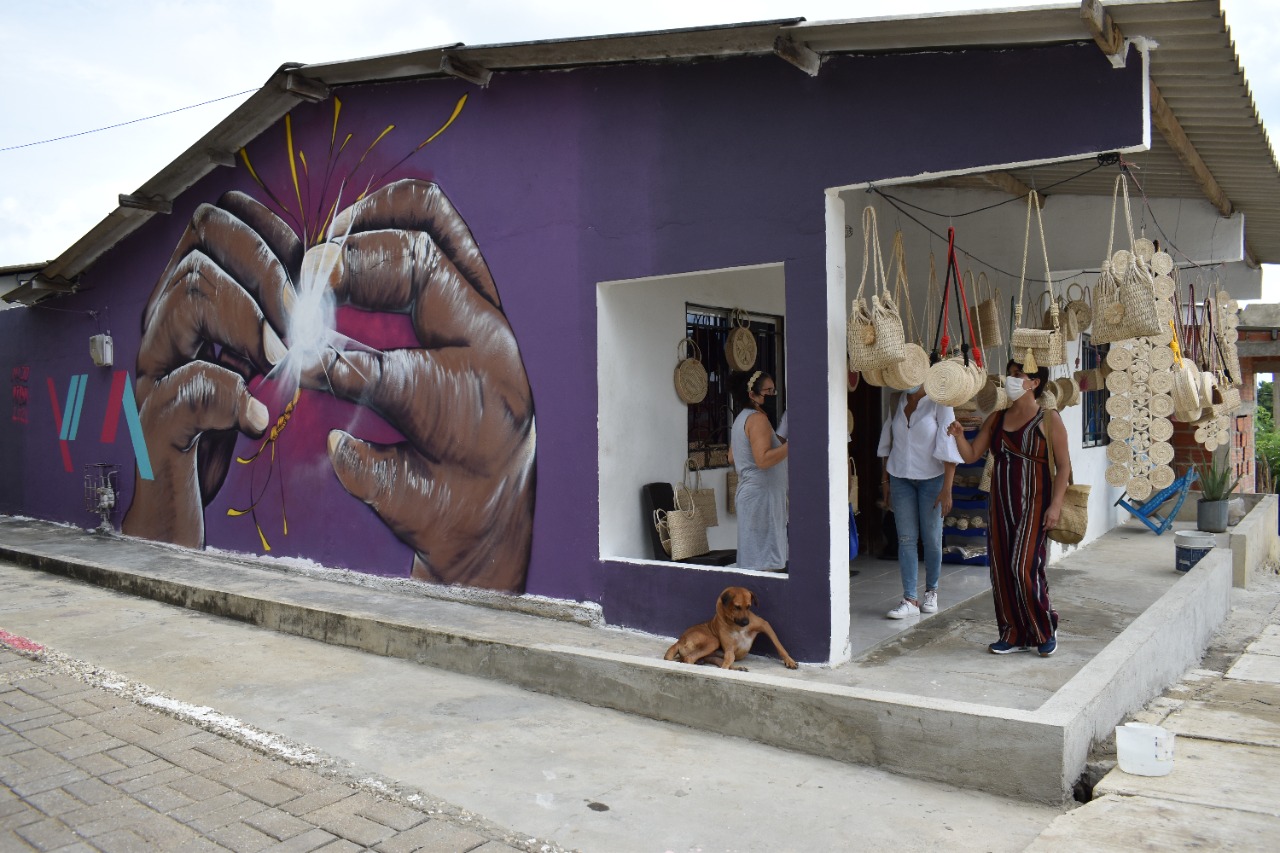 Tejer Pensamiento, mural de Nicolás Ayala.