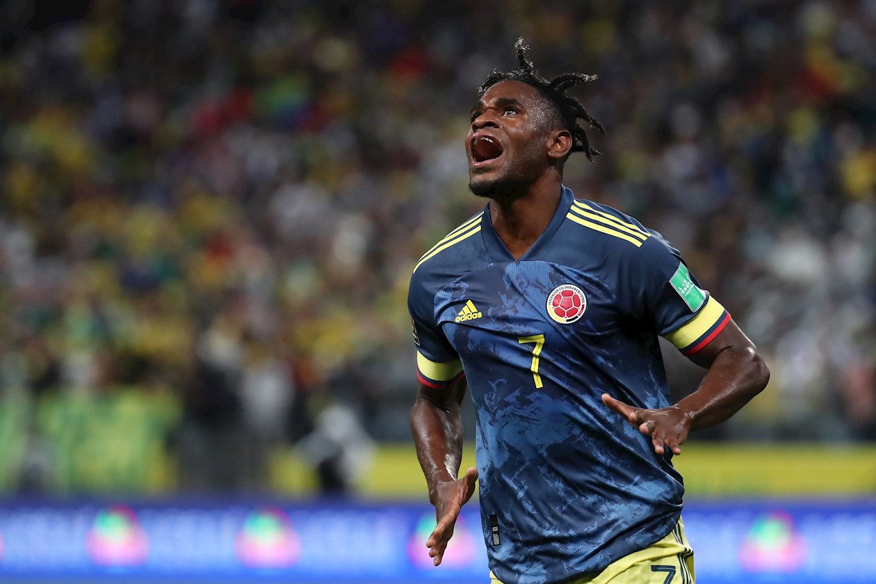 Duván Zapata se lamenta tras una ocasión ante Brasil.