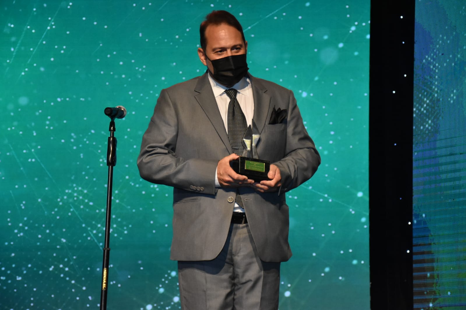 Cortesía José Lapeira Buitrago, empresario del año.