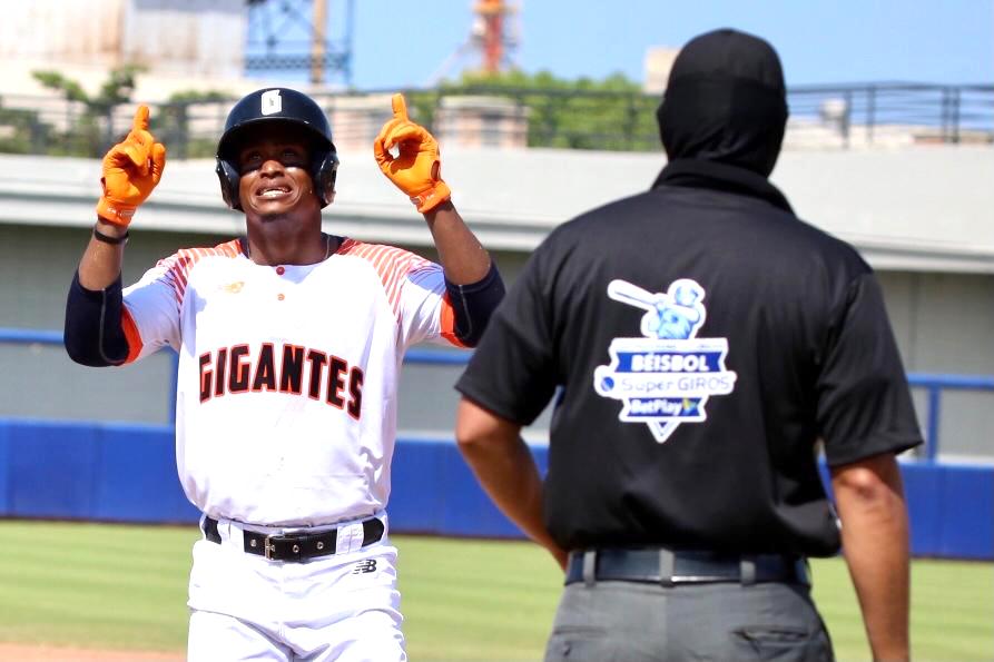 Gigantes celebrando anotaciones.