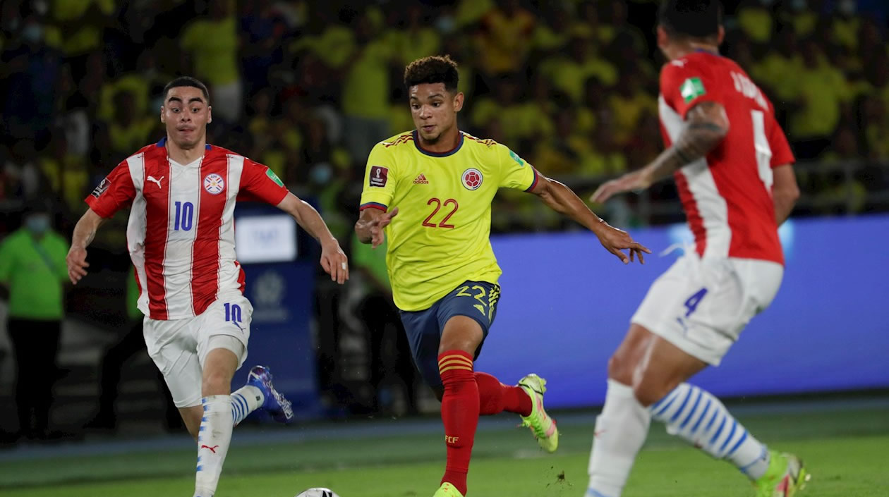 Diego Valoyes enfrentando la marca de Miguel Almirón