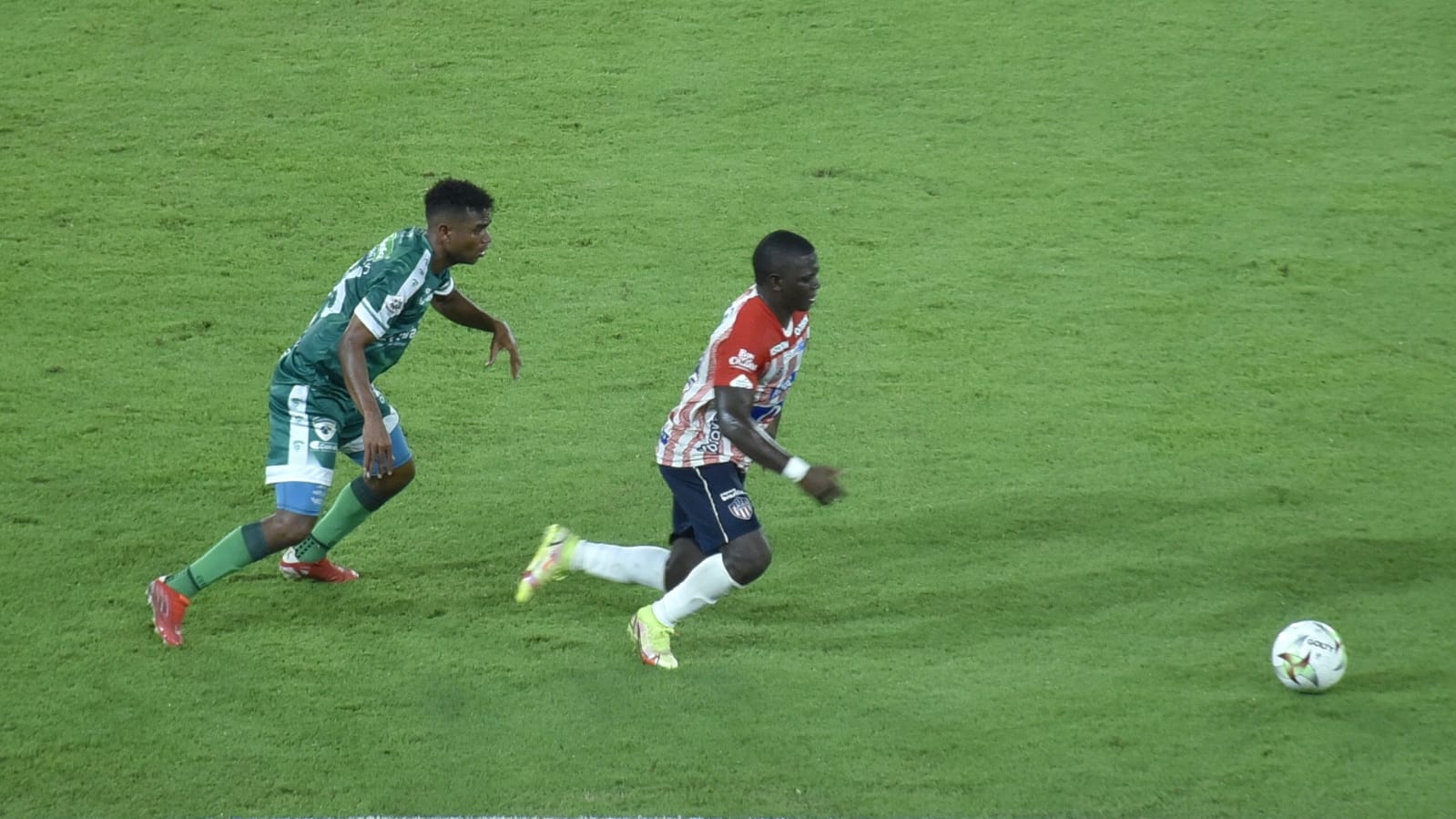 El delantero Edwuin Cetré.