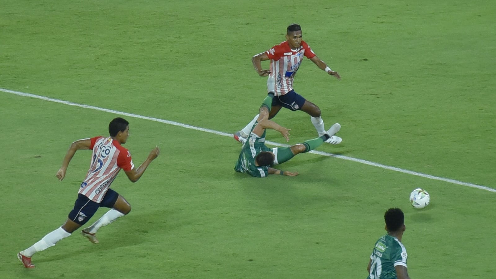 Jugada en ataque de La Equidad.