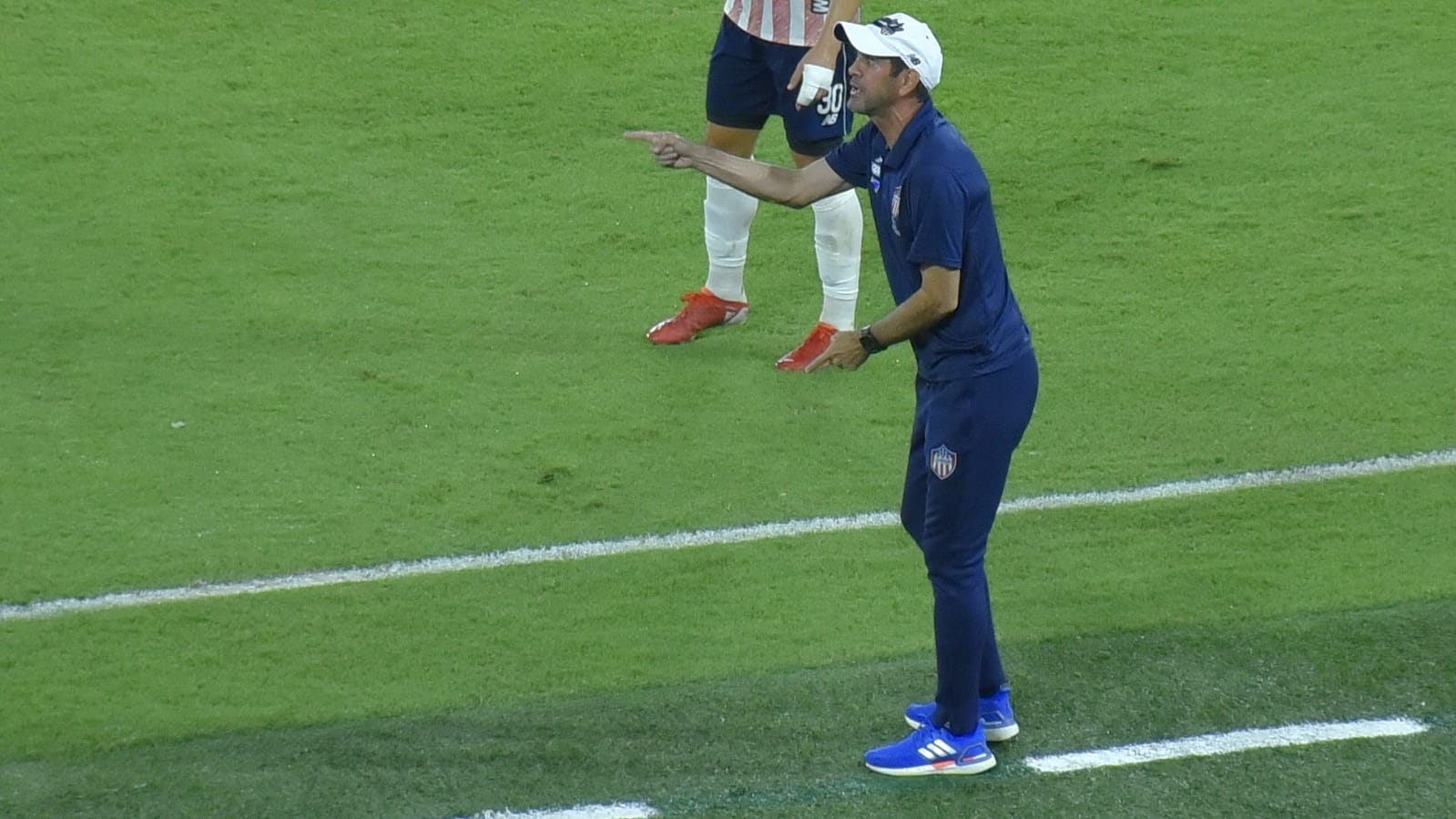 El técnico de Junior, Arturo Reyes.