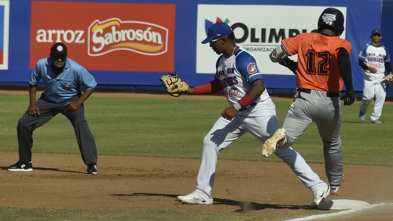 Cristian Mercado Emiliani estuvo también seguro a la defensiva.