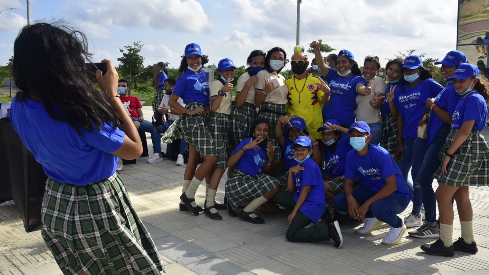 Niños de un colegio de Palmar de Varela se emocionaron al ver a 'El Cole'.