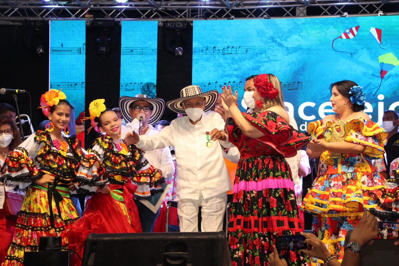 El maestro Juan Madera fue homenjeado en el XXXVI Encuentro Nacional de Bandas en Sincelejo.