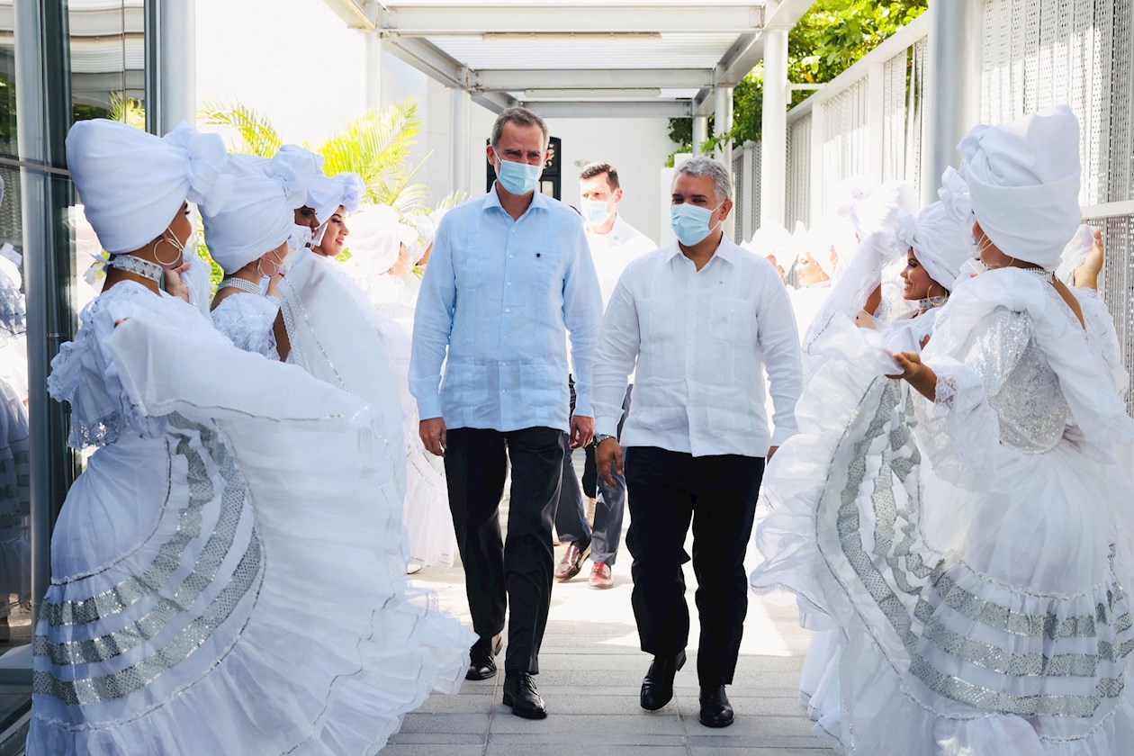 El Rey de España y el Presidente Duque al arribo al almuerzo en la Casa Catinchi.