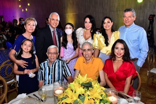 Martina De Nubila; Doris Sánchez, Miembro Adherente; Jaime Muñoz, Miembro Fundador; Hannah Hoppner; Ericka Muñoz, Miembro Adherente; Wendy Muñoz, Miembro Adherente; Enrique Rendón; Edgardo De Nubila; Javier De Nubila y Cindy Muñoz, Miembro Fundador.