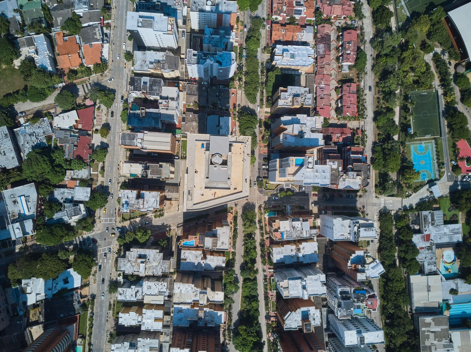 Panorámica de Barranquilla, en primer plano el edificio The Icon