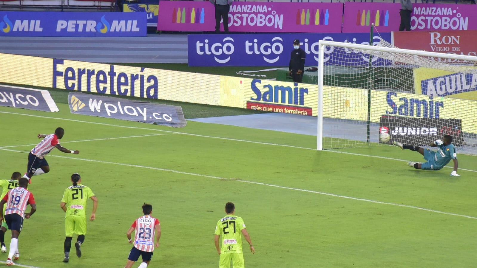 Espectacular ejecución del cobro de tiro penal de Edwuin Cetré para el 2-0.