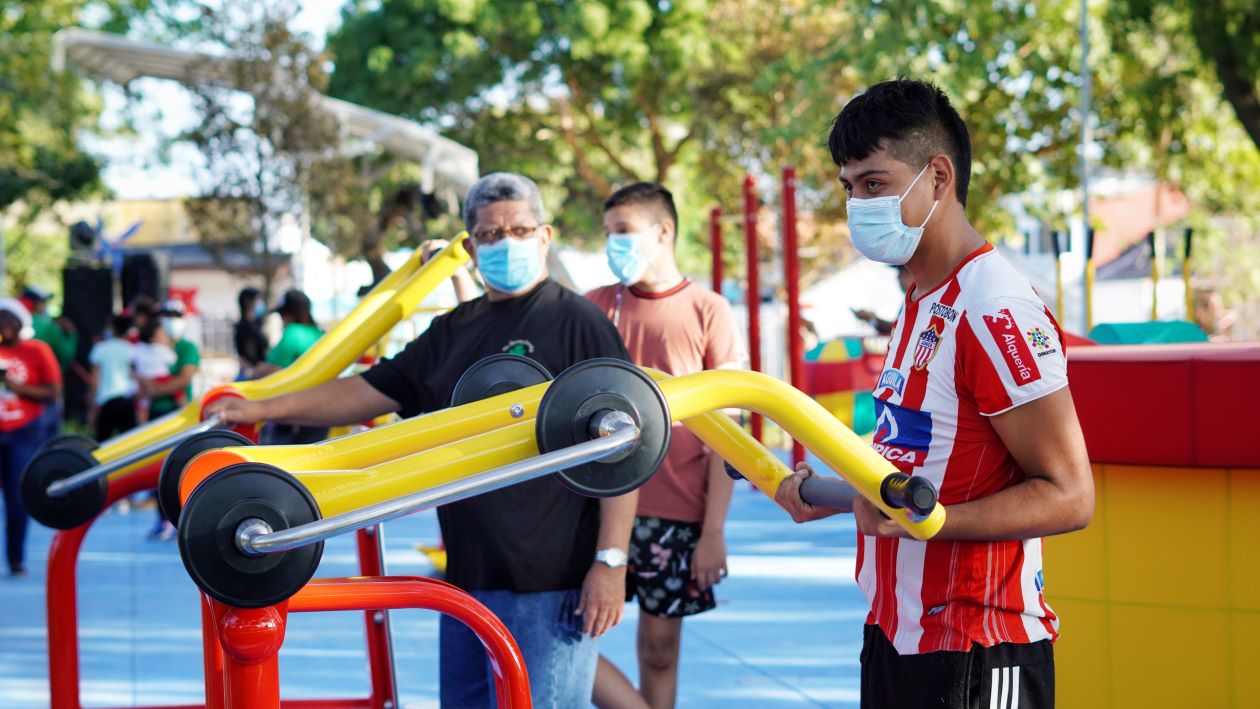 Juegos y gimnasio para los ciudadanos. 
