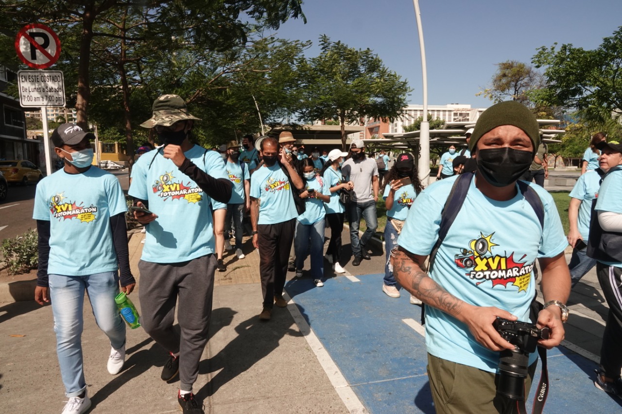 Algunos de los participantes de la fotomaratón Mira al Centro.